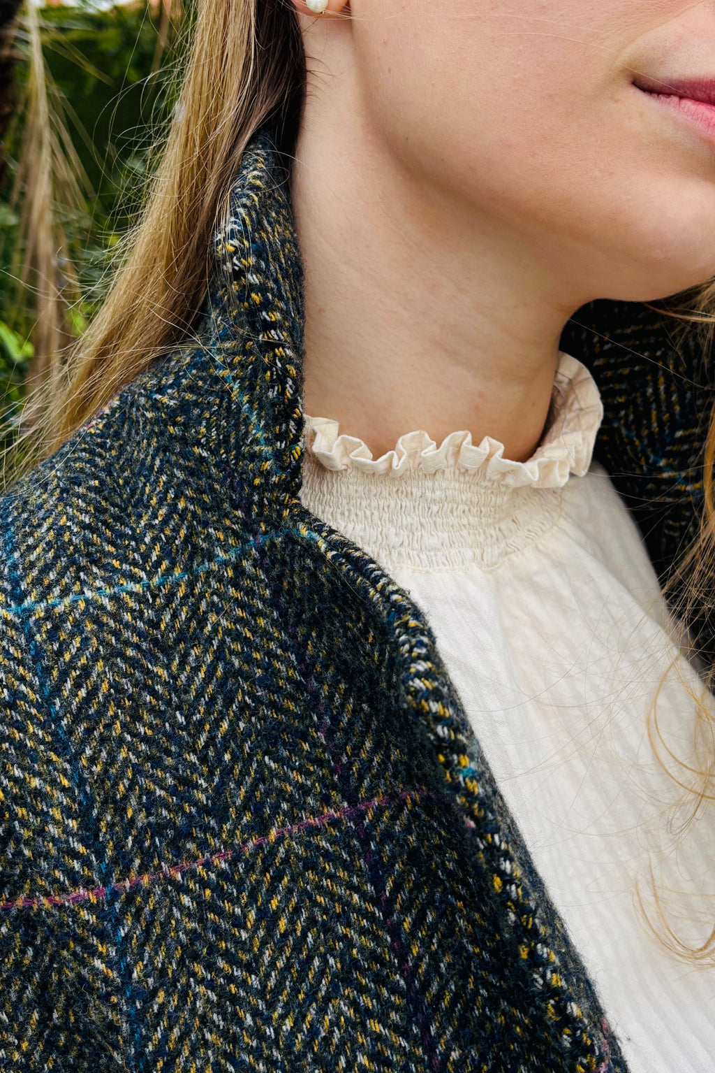 Blusa Isabella de algodón vainilla detalle del cuello elástico con volante combinado con chaqueta – MEASUNT
